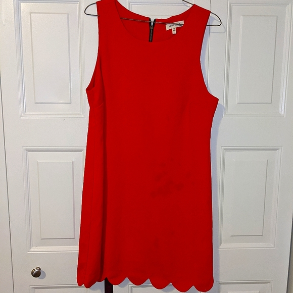 💃 Red-orange mini dress with cute scalloped hem - Picture 1 of 8